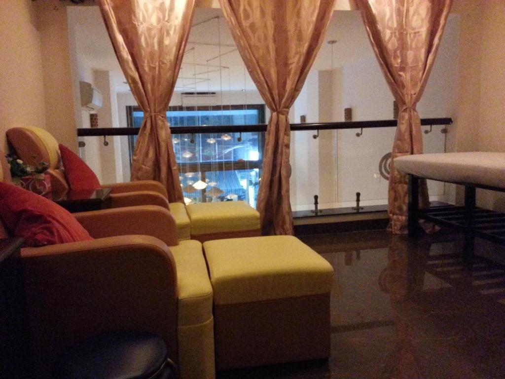 مدينة هوشي منه Pink Tulip Hotel المظهر الخارجي الصورة